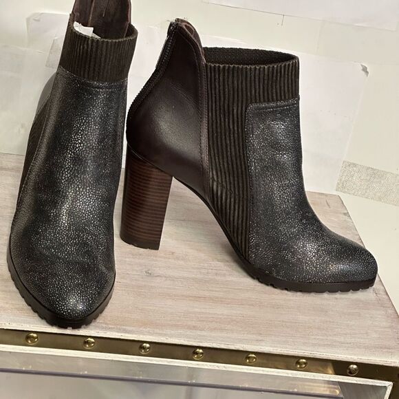 Donald J. Pliner Black Ankle Boots Sleek Minimalist Design new size 10 - Picture 6 of 7